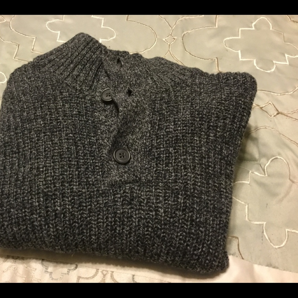 Sweater - Picture 4 of 4